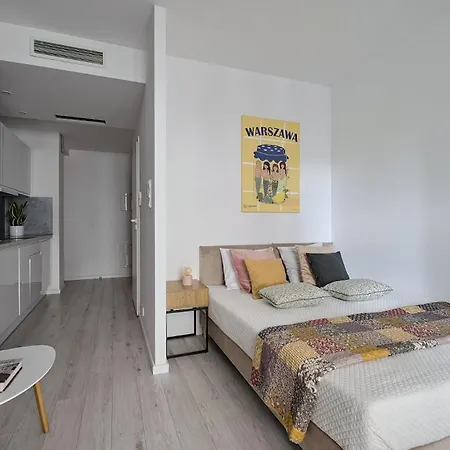 Urbannestgroup - Old Town S17 * وارسو