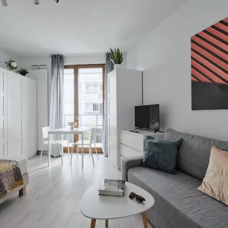 Urbannestgroup - Old Town S17